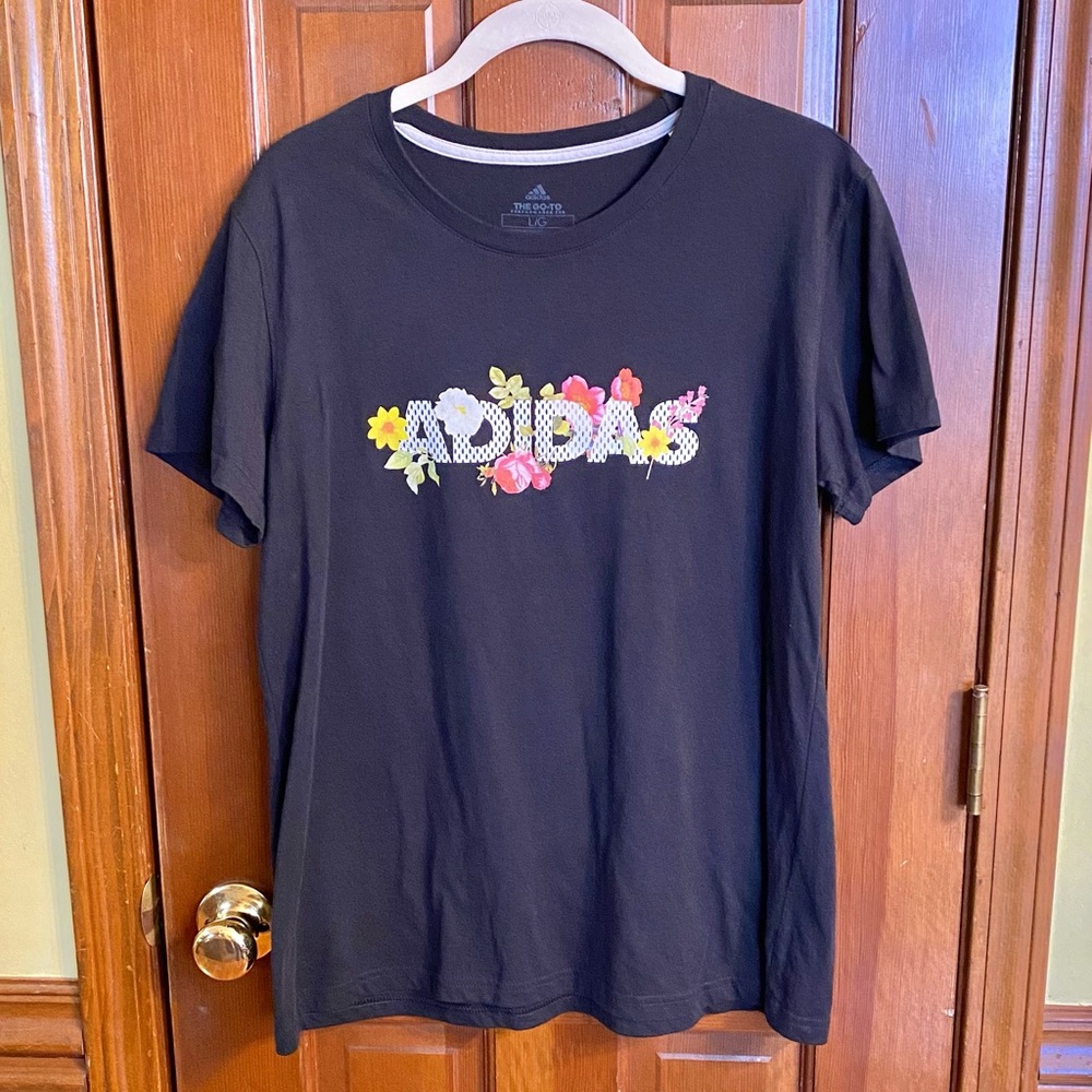 Adidas Tee EUC